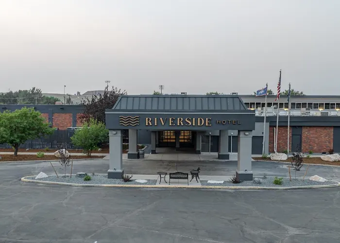 Riverside Hotel