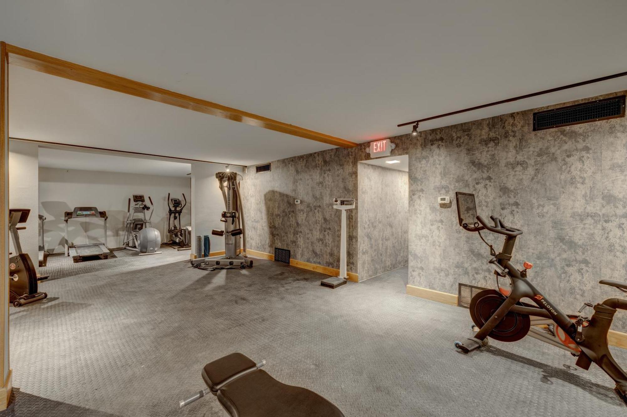 Riverside Hotel 3*