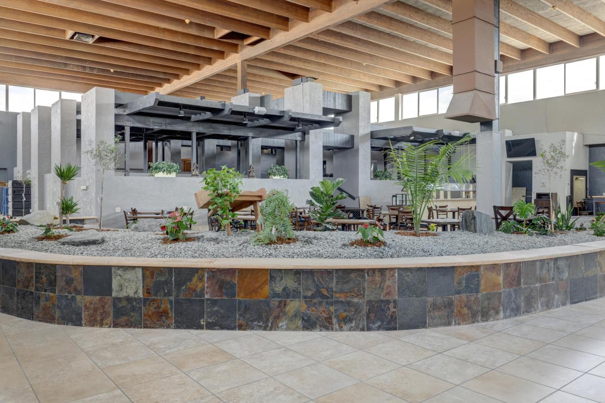 Riverside Hotel