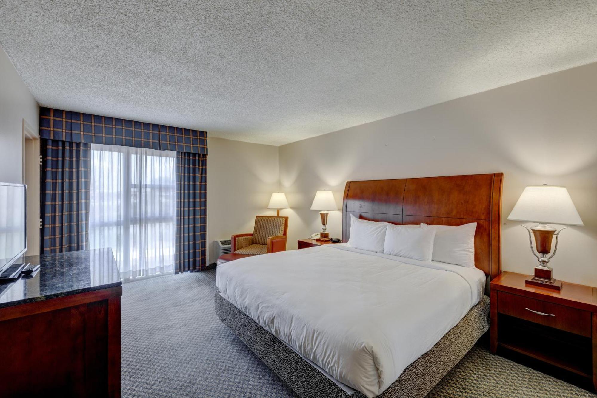 Riverside Hotel 3*
