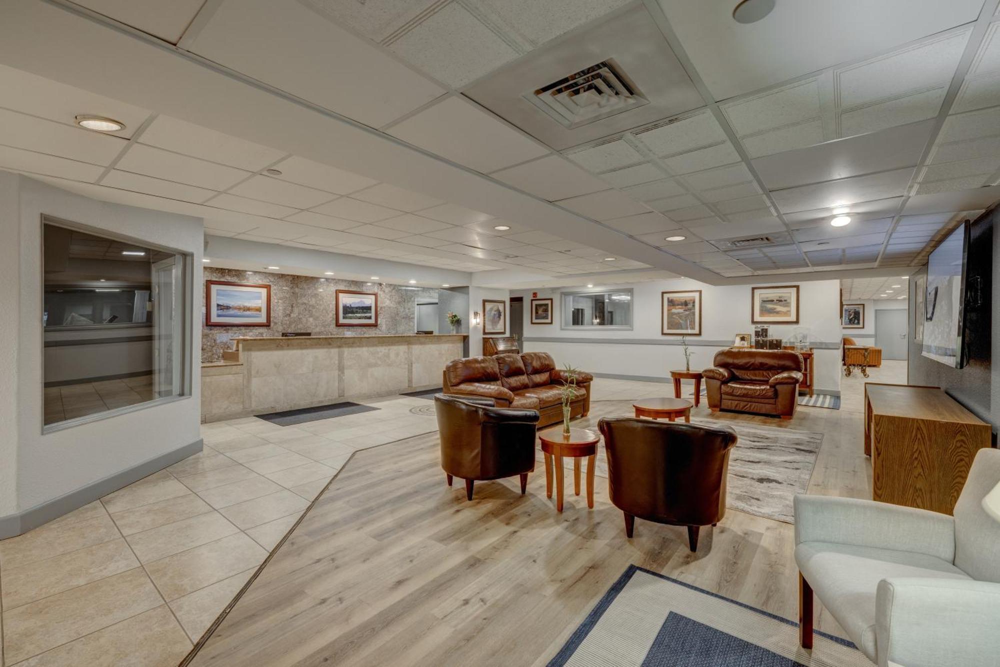 Riverside Hotel 3*