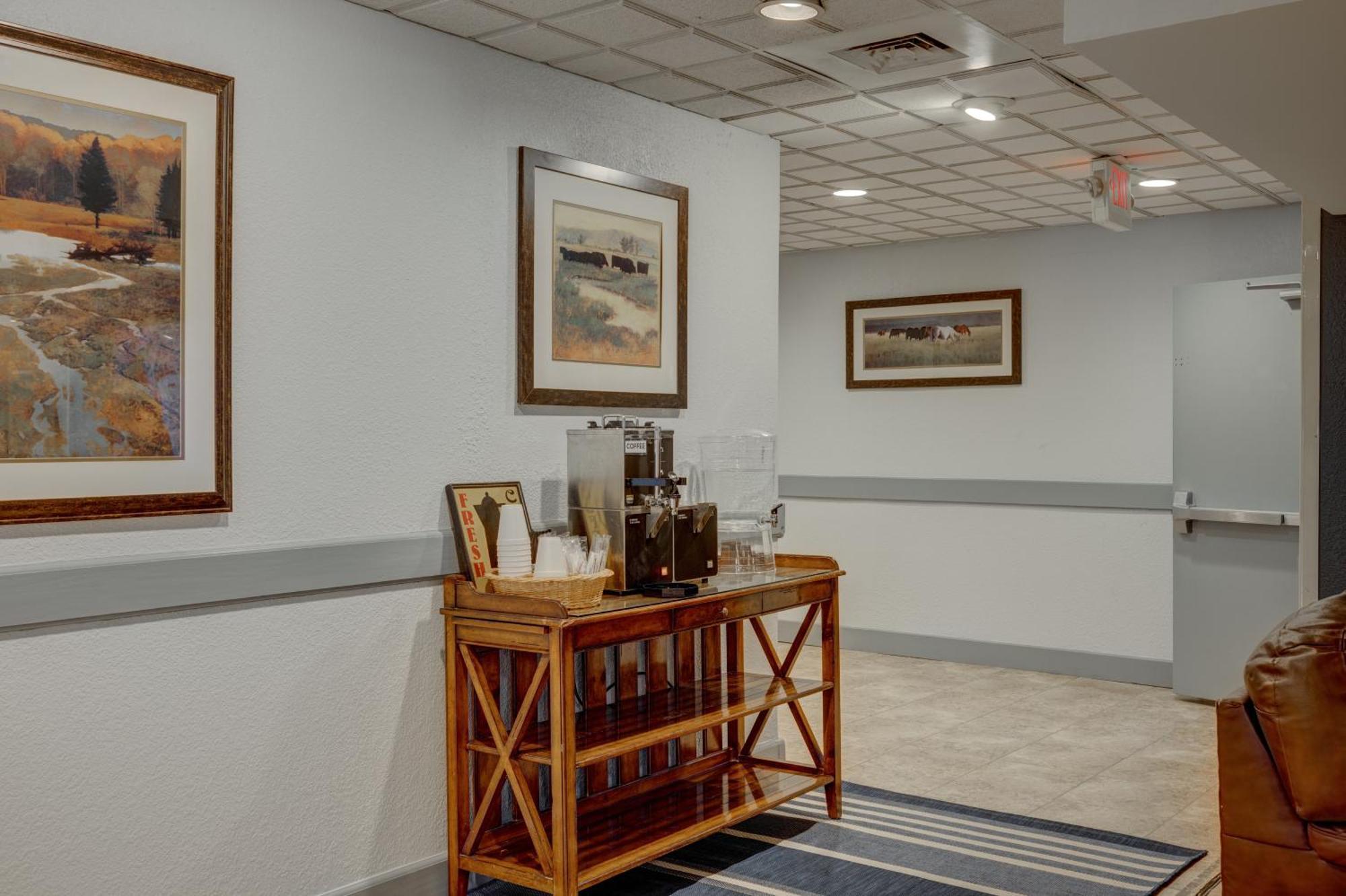 Riverside Hotel 3*